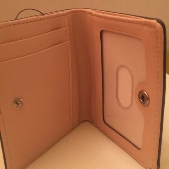 Marc Jacobs Wallet - Picture 2 of 6